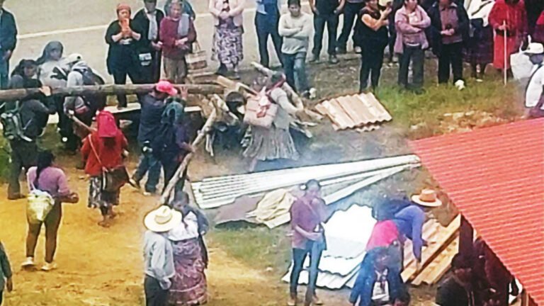 Autoridades de Santa Cruz Tlahuitoltepec defienden recuperación de área común tras desalojo